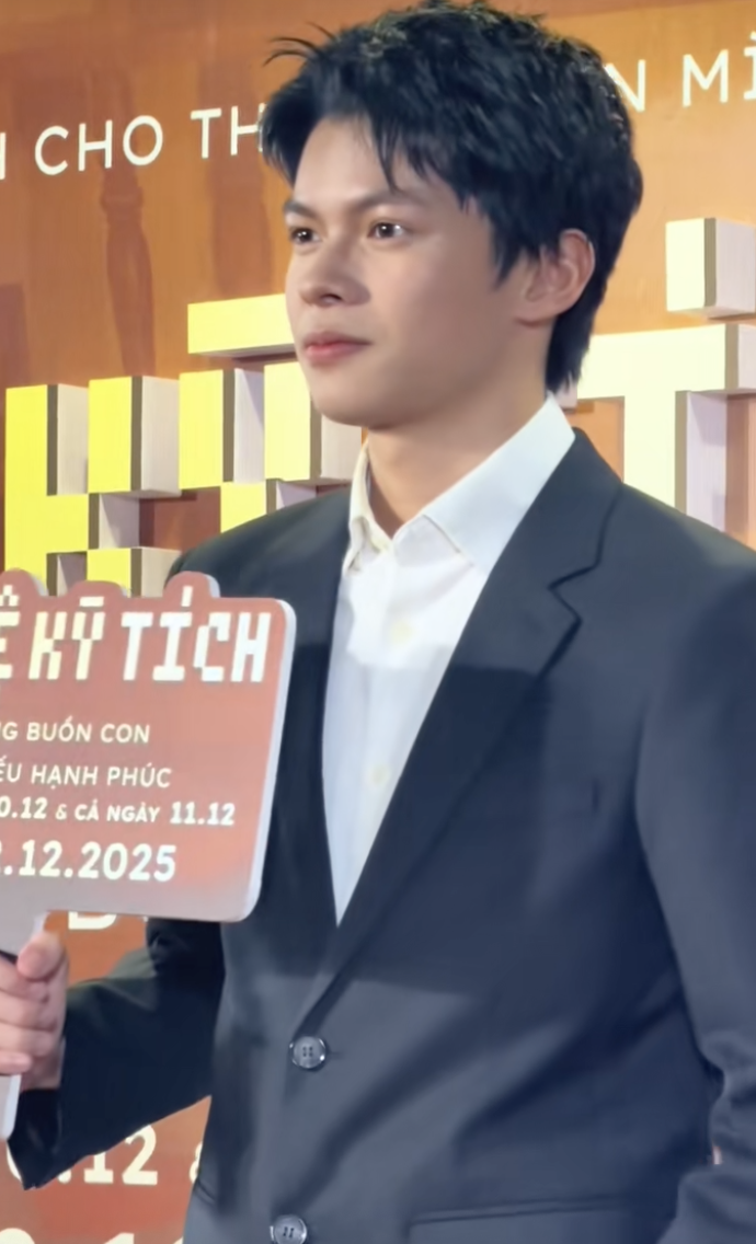 Trần Bờm tuổi 17