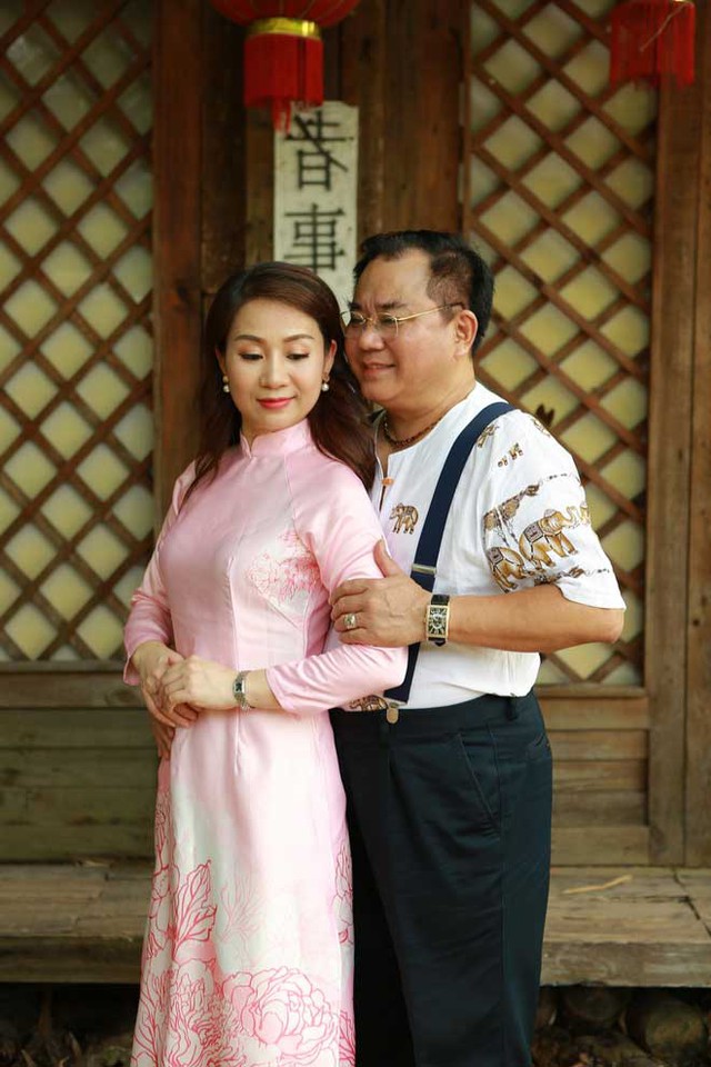 Nghệ sĩ Lâm Thanh hạnh phúc viên mãn bên chồng