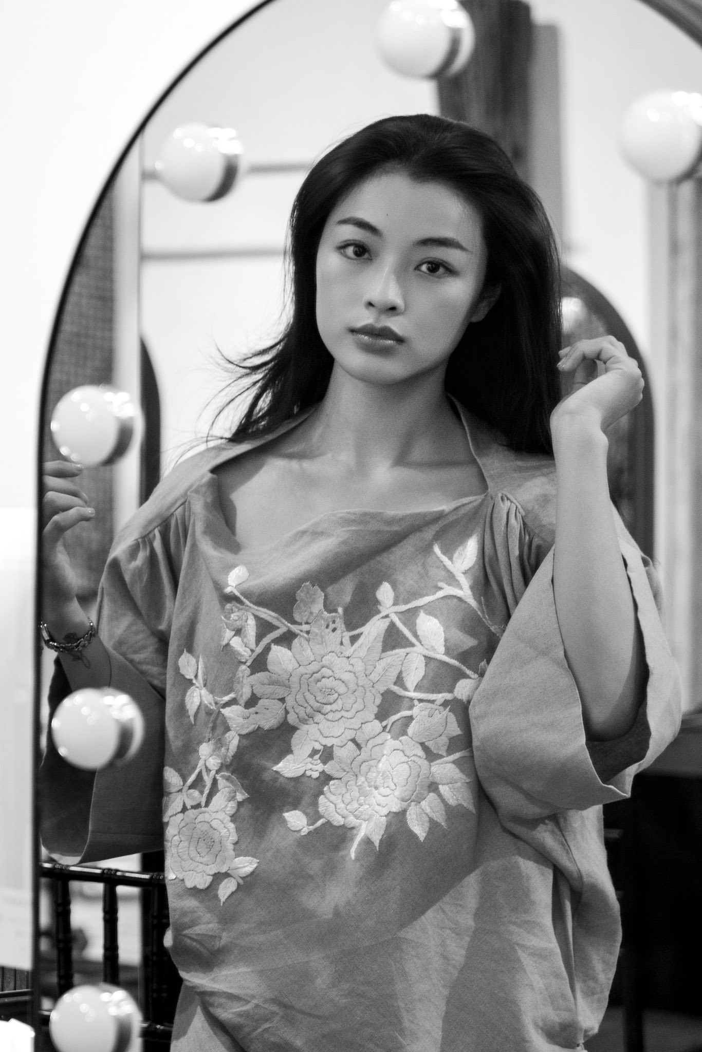 Lan Thy được ví như phiên bản thu nhỏ của Củng Lợi, Thư Kỳ