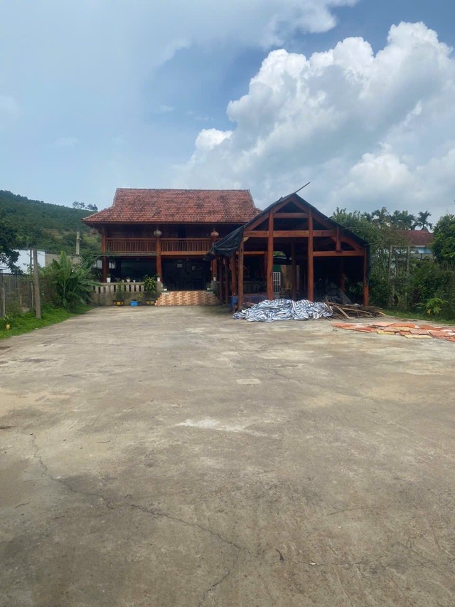 Ngôi nhà gỗ truyền thống ở Lâm Đồng