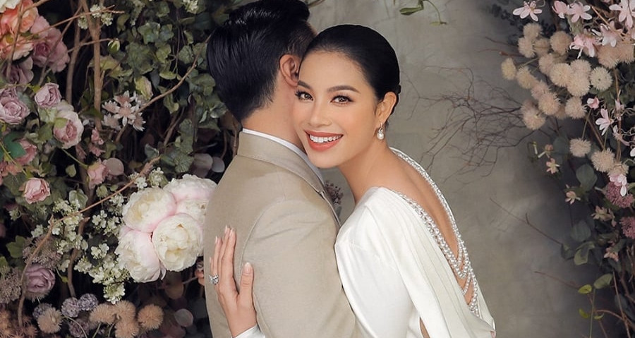 Ảnh cưới của Phạm Hương và chồng