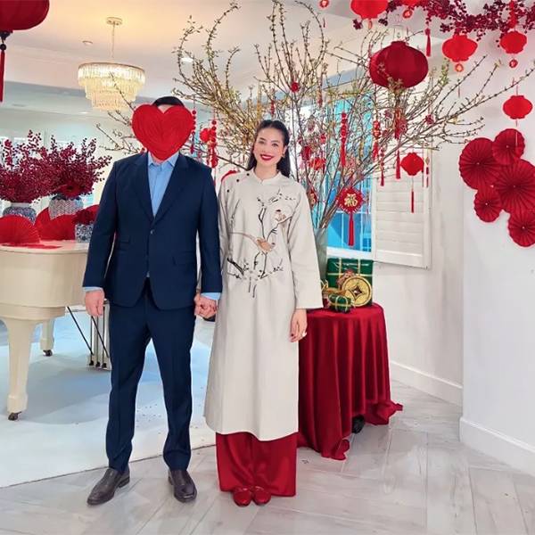 Chồng Phạm Hương xuất hiện hiếm hoi trên mạng xã hội