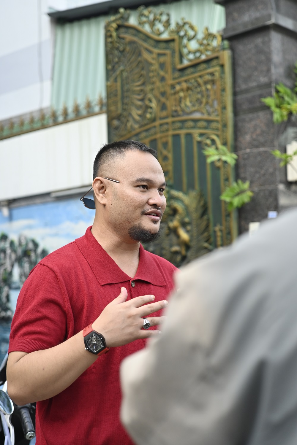 Vinh Râu thoải mái trong cuộc sống hiện tại