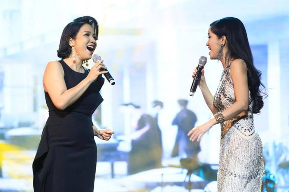 Mối quan hệ thân thiết giữa Hồng Nhung và Mỹ Linh Hình ảnh thân mật của Hồng Nhung và Mỹ Linh