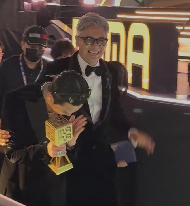 Châu Nhuận Phát gây tranh cãi liên quan đến vụ cháy